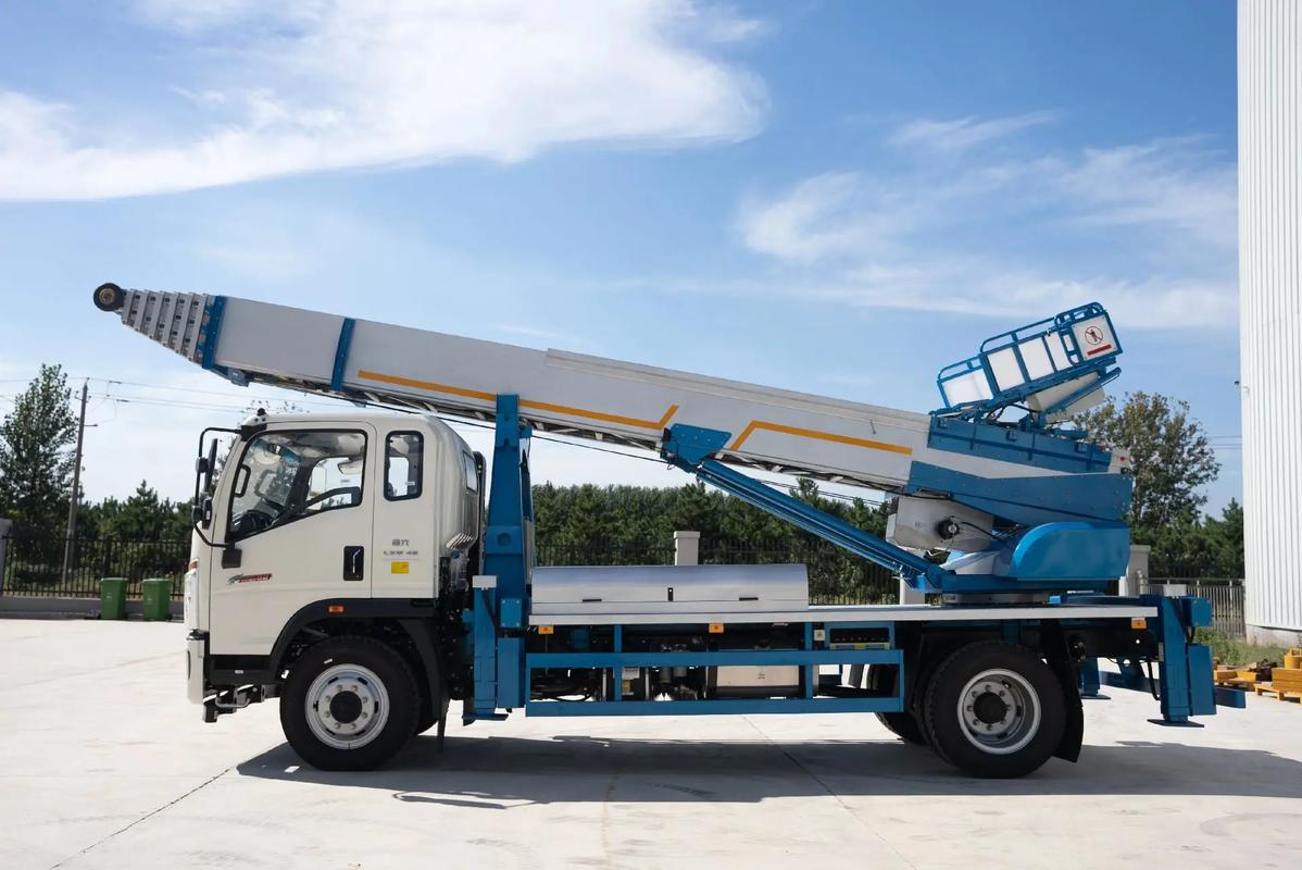 德江云梯上料车租赁费用